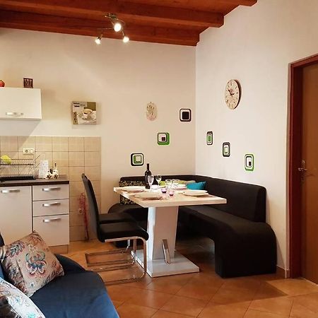 Apartments Kristina Fazana D Екстер'єр фото